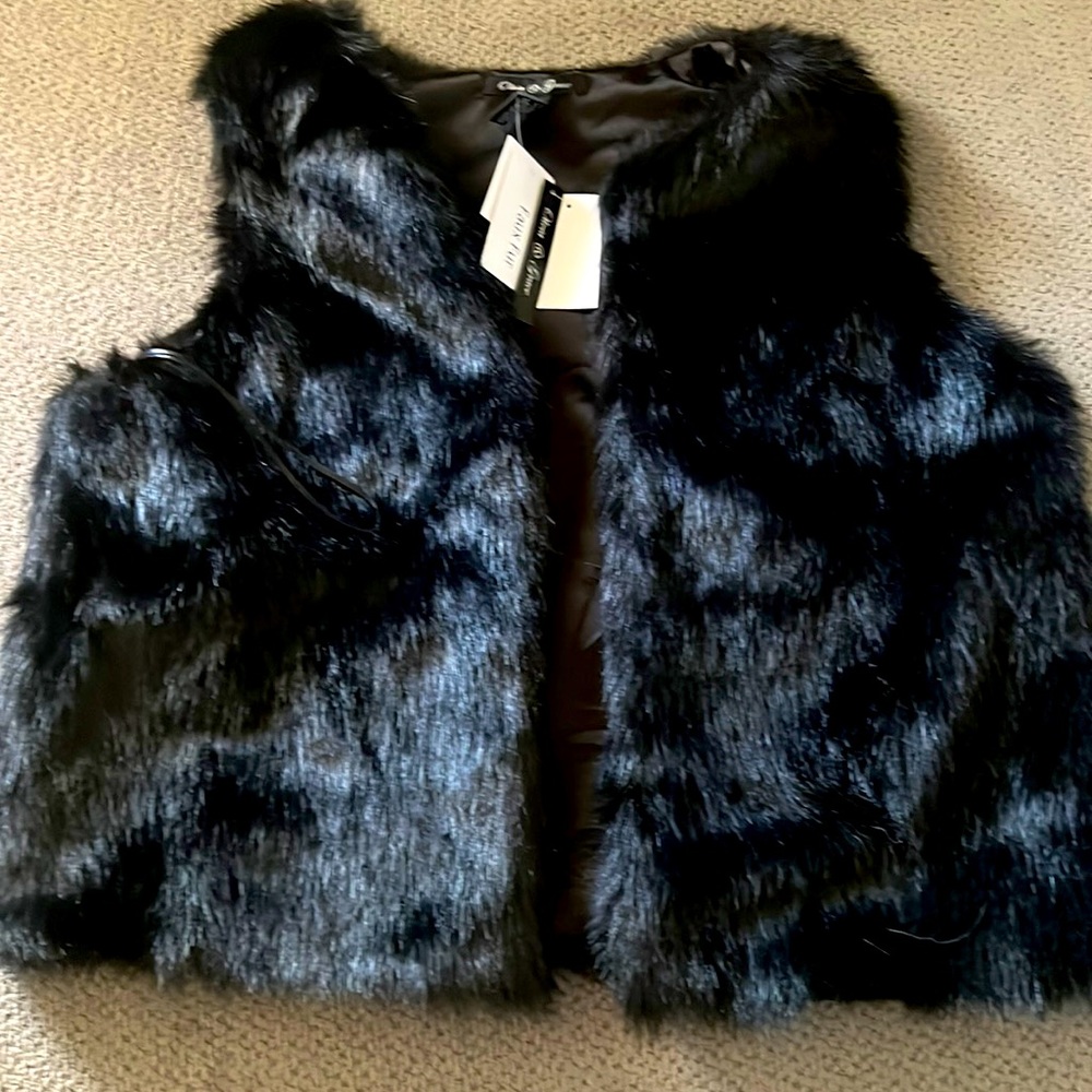 Faux fur vest with tags